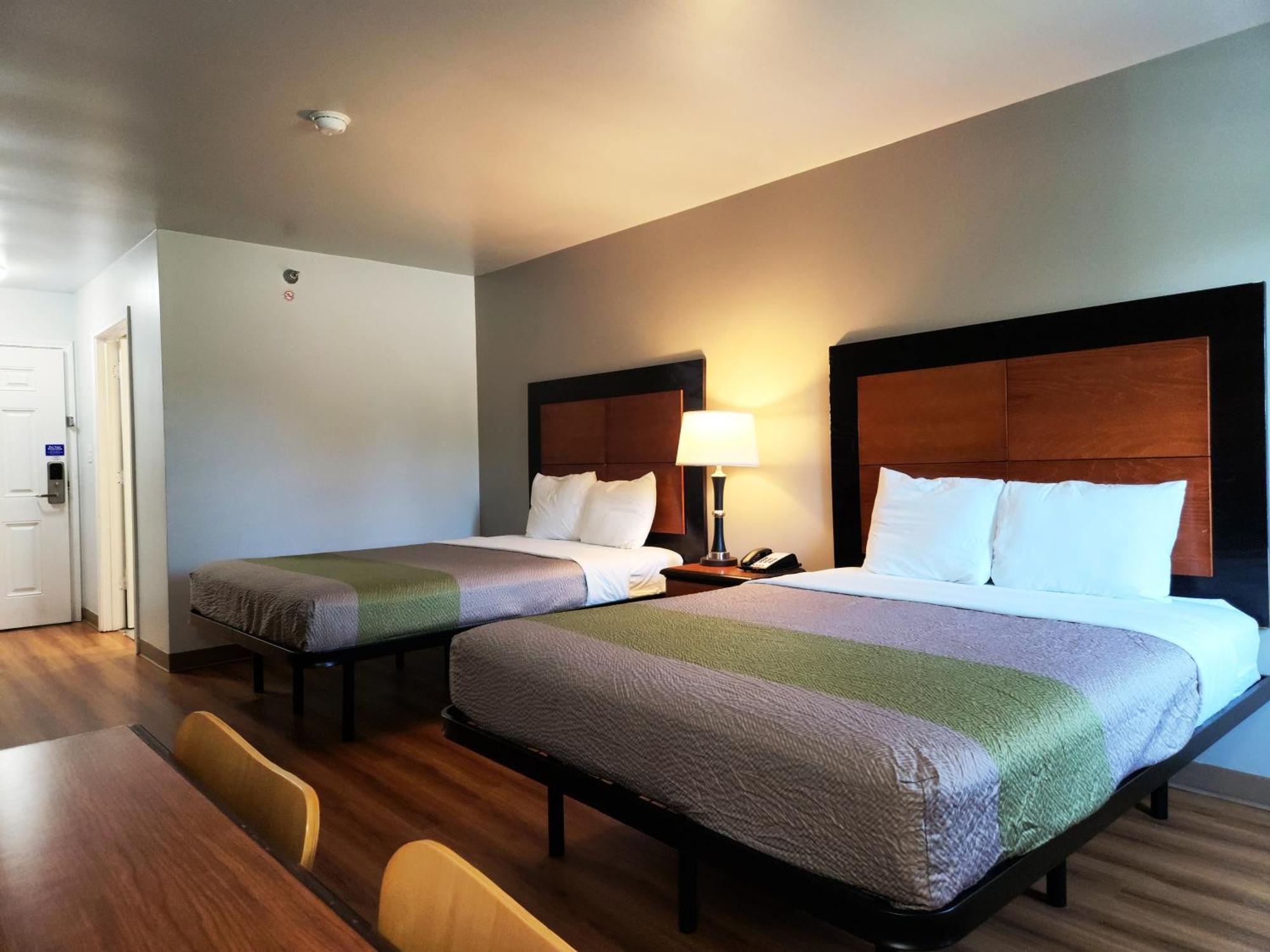 Hotel 6-ennis, Tx
