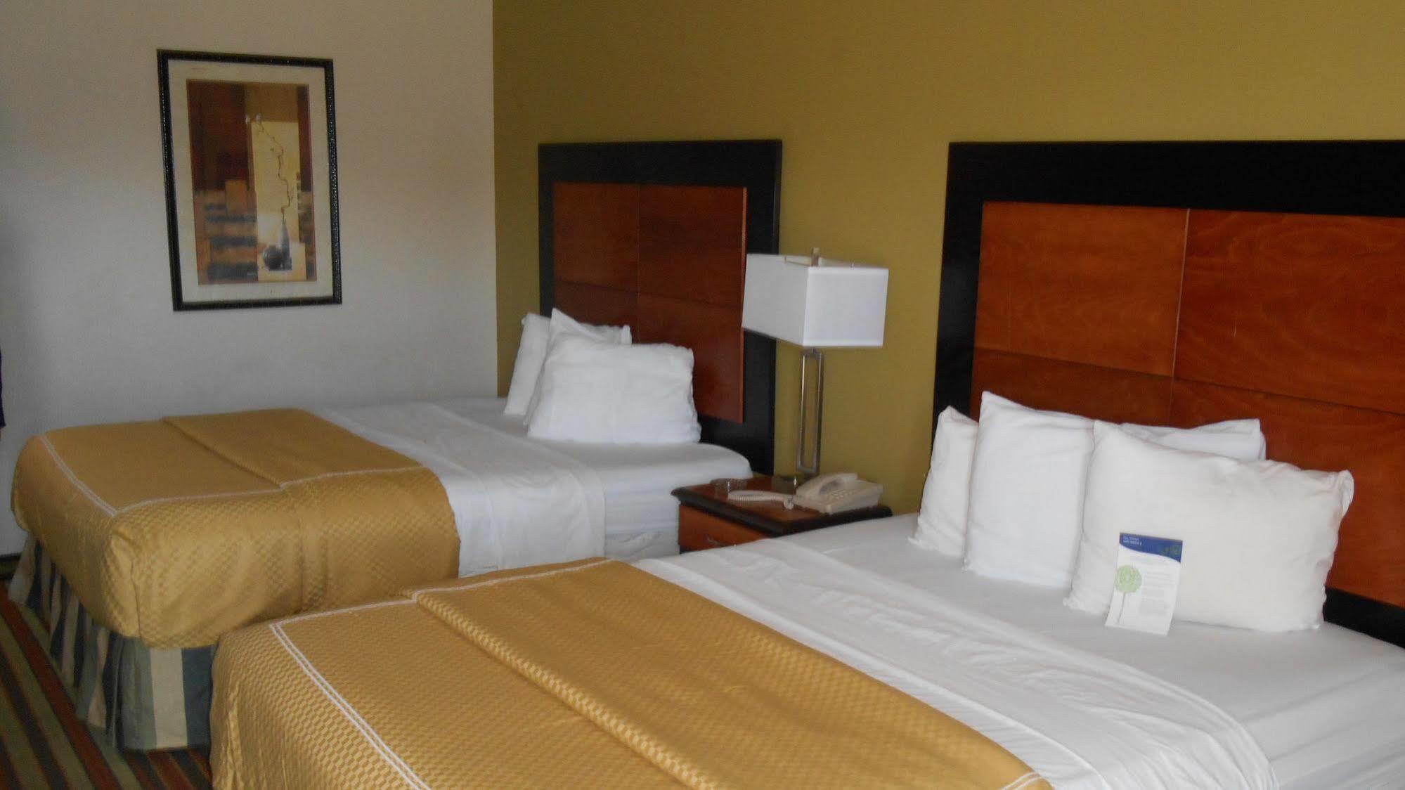Hotel 6-ennis, Tx Ennis