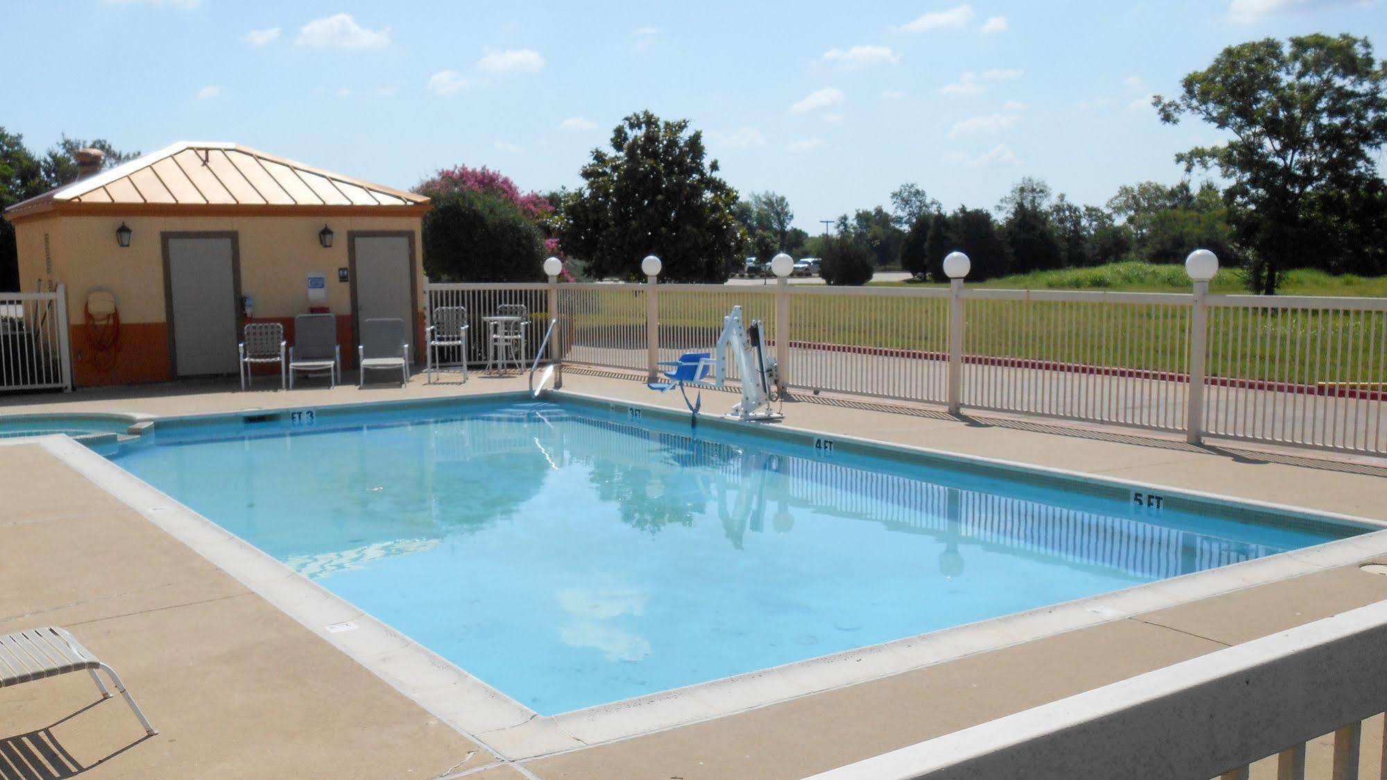 Hotel 6-ennis, Tx